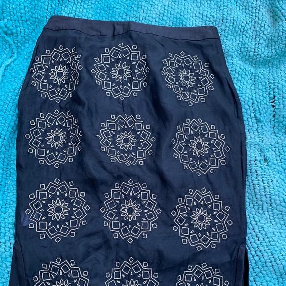 BLACK SILK BEADED MEDALLION PENCIL SKIRT KORA RAE 2 - Picture 7 of 8